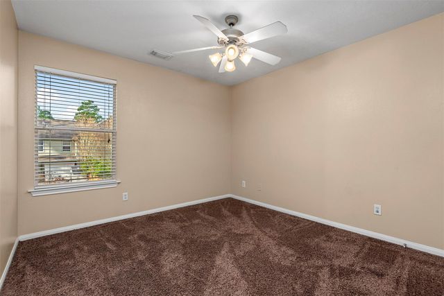 19 E Twinvale Loop, The Woodlands, TX 77384