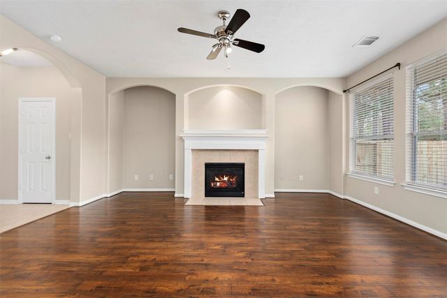 19 E Twinvale Loop, The Woodlands, TX 77384