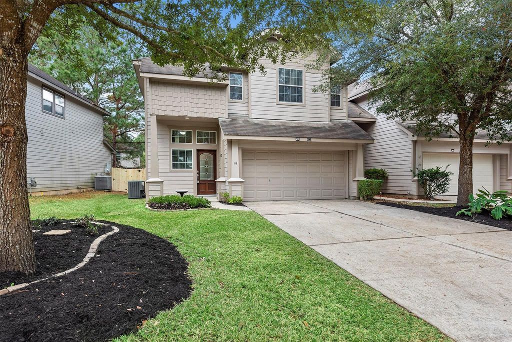 19 E Twinvale Loop, The Woodlands, TX 77384