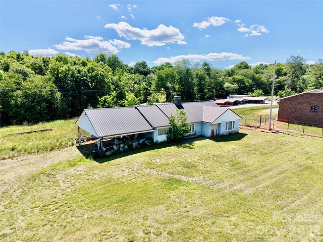 1263 NC 16 Highway N, Taylorsville, NC 28681