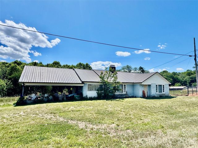 1263 NC 16 Highway N, Taylorsville, NC 28681