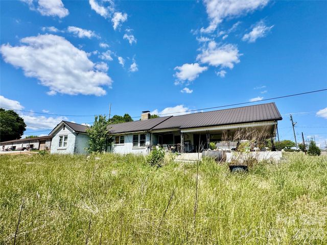 1263 NC 16 Highway N, Taylorsville, NC 28681