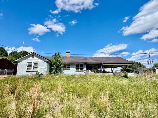 1263 NC 16 Highway N, Taylorsville, NC 28681
