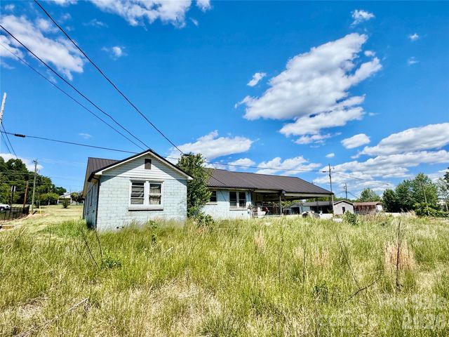 1263 NC 16 Highway N, Taylorsville, NC 28681