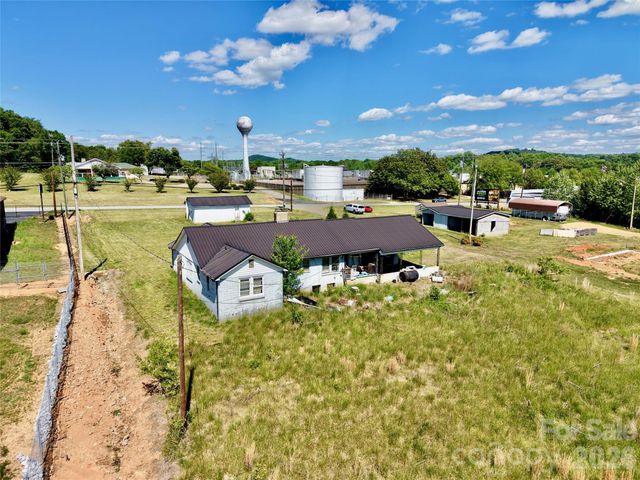 1263 NC 16 Highway N, Taylorsville, NC 28681