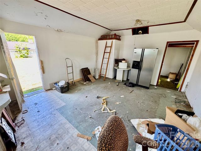 1263 NC 16 Highway N, Taylorsville, NC 28681