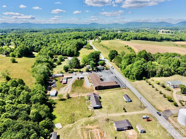 1263 NC 16 Highway N, Taylorsville, NC 28681
