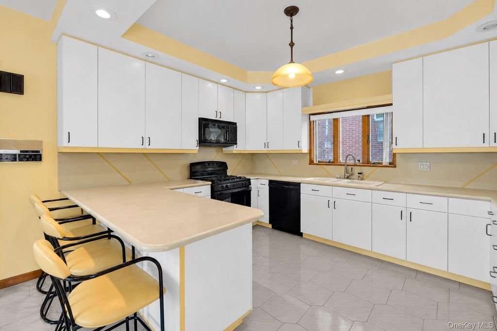 4304 149th Street, Flushing, NY 11355 — photo 3