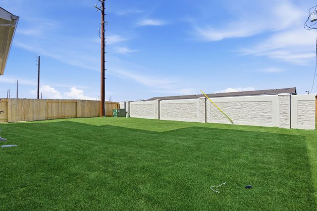 1503 Splashing Wave, Iowa Colony, TX 77583