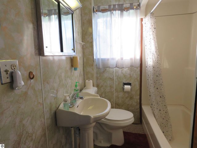 605 E Garfield Street, Cadillac, MI 49601