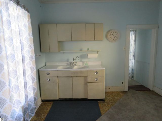 605 E Garfield Street, Cadillac, MI 49601