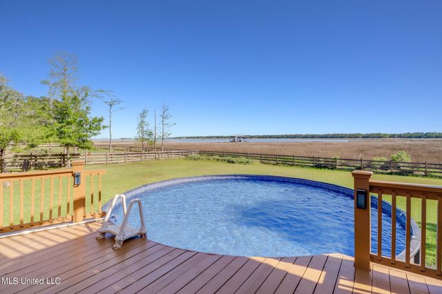 6105 Mary Mahoney Drive, Ocean Springs, MS 39564