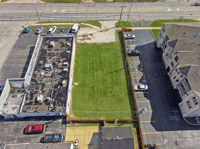 8404 S Roberts Road, Justice, IL 60458