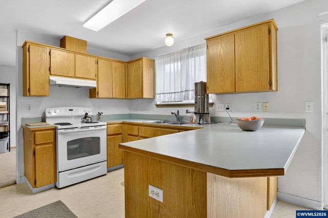 147 E Fir Dr, Gervais, OR 97026