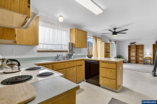 147 E Fir Dr, Gervais, OR 97026