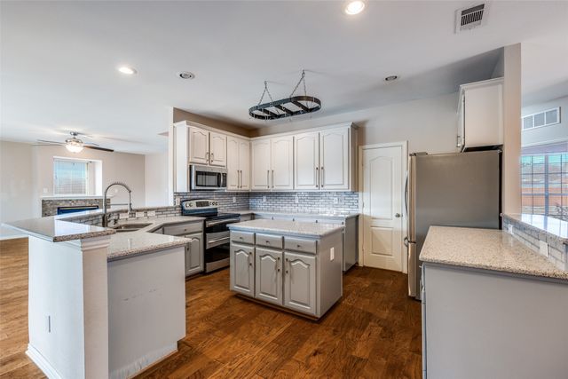 3708 Muirfield Drive, Carrollton, TX 75007