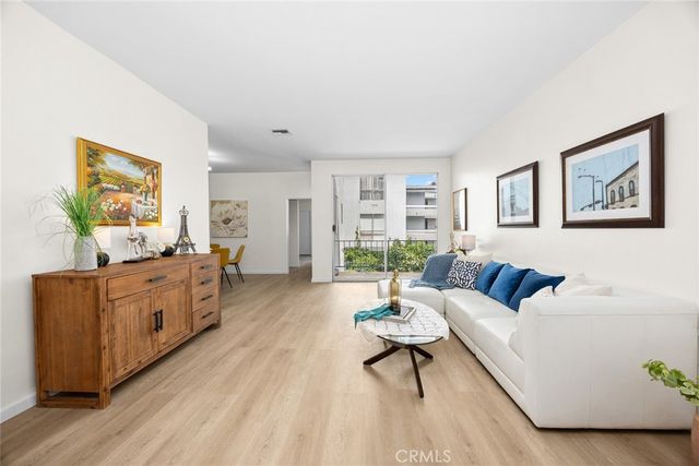 400 S La Fayette Park 213, Los Angeles, CA 90057