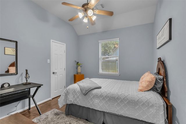 425 Cardinal Oaks, League City, TX 77565