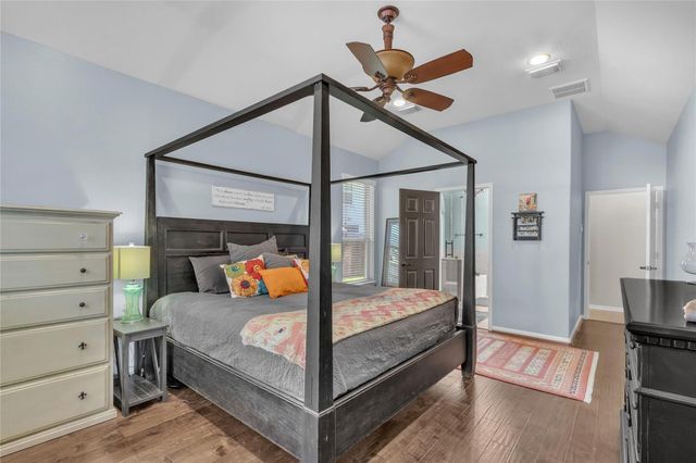 425 Cardinal Oaks, League City, TX 77565