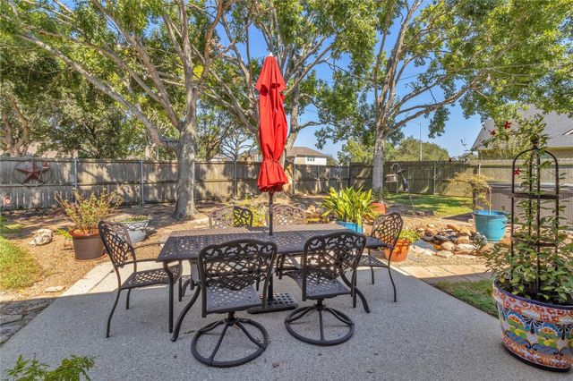 425 Cardinal Oaks, League City, TX 77565