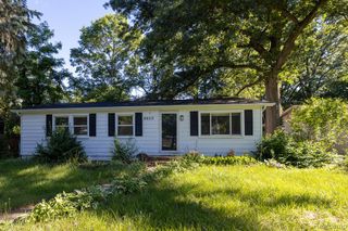 9650 Cooley Lake Road, White Lake, MI 48386