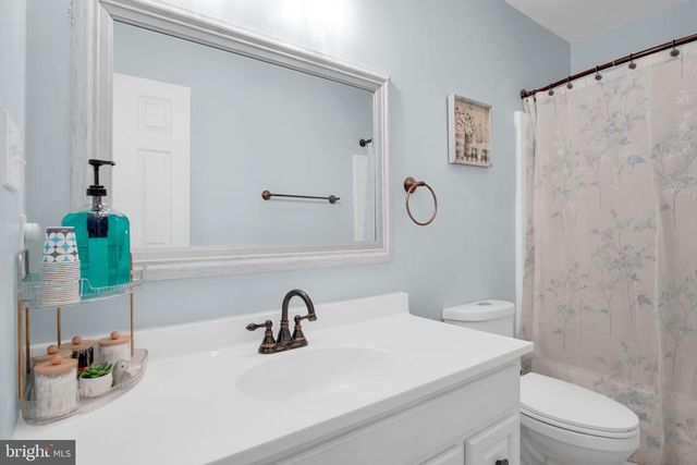 126 COUNTRY RIDGE DR, Red Lion, PA 17356