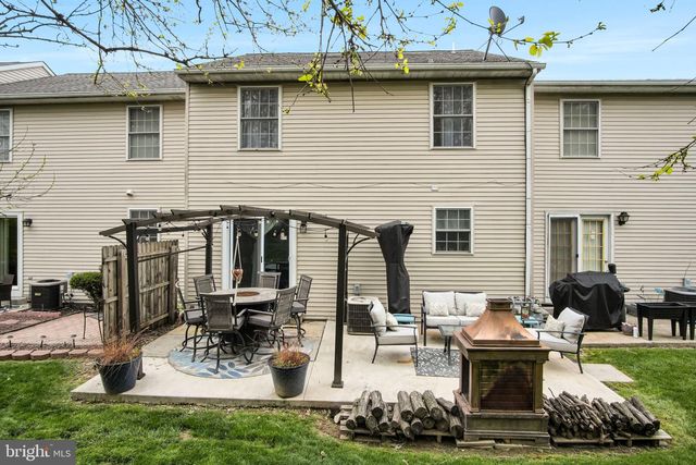 126 COUNTRY RIDGE DR, Red Lion, PA 17356