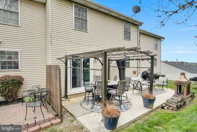 126 COUNTRY RIDGE DR, Red Lion, PA 17356