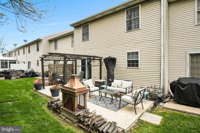 126 COUNTRY RIDGE DR, Red Lion, PA 17356