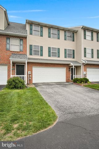 126 COUNTRY RIDGE DR, Red Lion, PA 17356