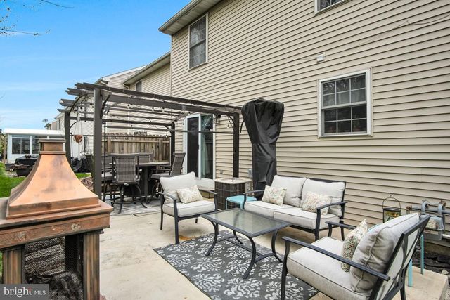 126 COUNTRY RIDGE DR, Red Lion, PA 17356