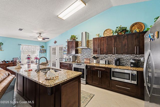 602 Ballon Terrace SE, Palm Bay, FL 32909