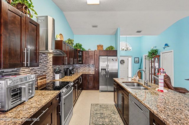 602 Ballon Terrace SE, Palm Bay, FL 32909