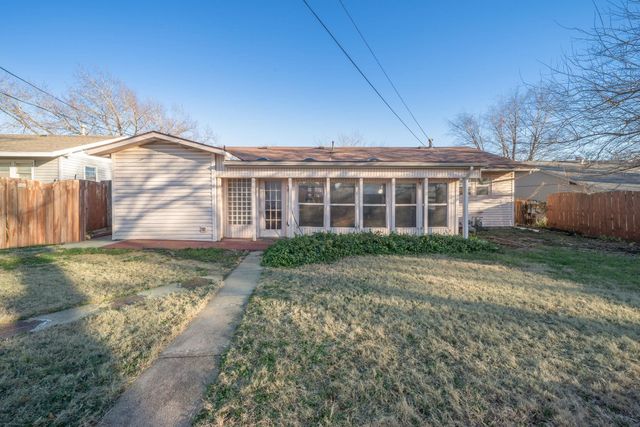 1717 State St, Augusta, KS 67010