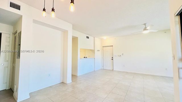 2807 Veronia Dr 201, Palm Beach Gardens, FL 33410