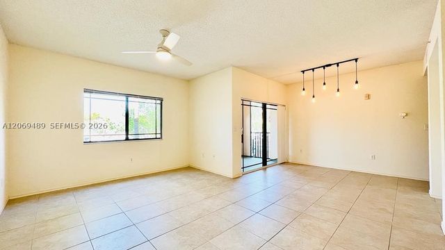 2807 Veronia Dr 201, Palm Beach Gardens, FL 33410