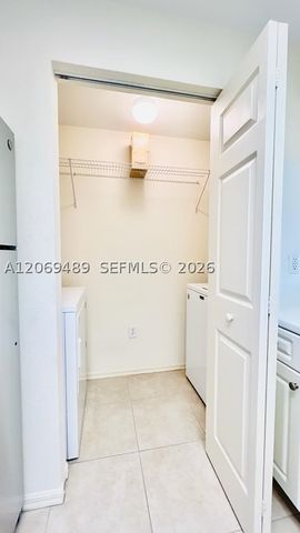 2807 Veronia Dr 201, Palm Beach Gardens, FL 33410