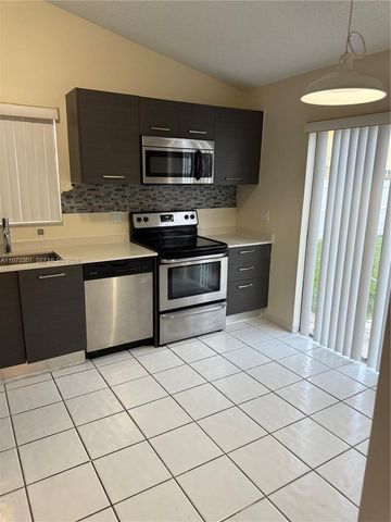 14450 SW 95th Ter, Miami, FL 33186