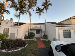 14450 SW 95th Ter, Miami, FL 33186