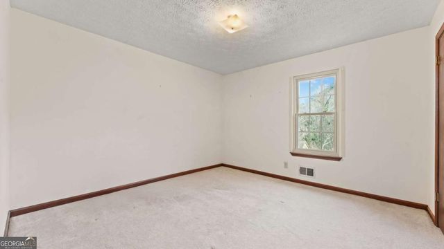 570 Candlewick Lane NW, Lilburn, GA 30047