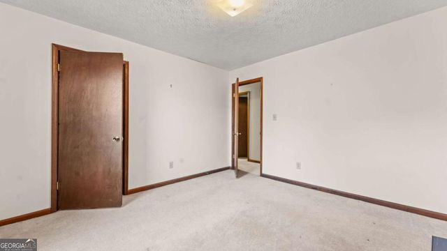 570 Candlewick Lane NW, Lilburn, GA 30047