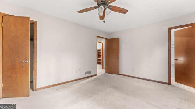 570 Candlewick Lane NW, Lilburn, GA 30047