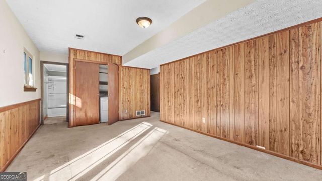 570 Candlewick Lane NW, Lilburn, GA 30047