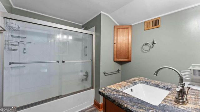 570 Candlewick Lane NW, Lilburn, GA 30047