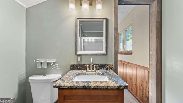 570 Candlewick Lane NW, Lilburn, GA 30047