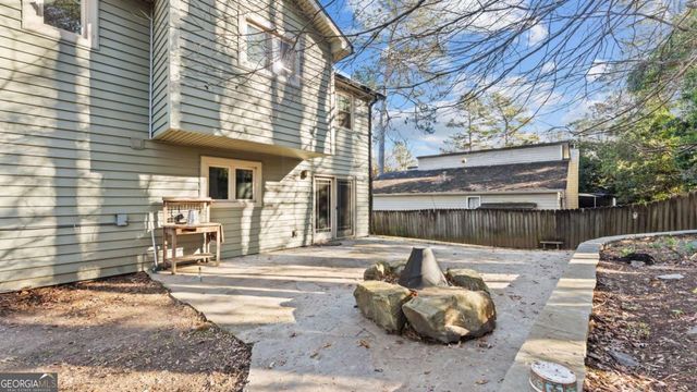 570 Candlewick Lane NW, Lilburn, GA 30047