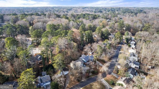 570 Candlewick Lane NW, Lilburn, GA 30047