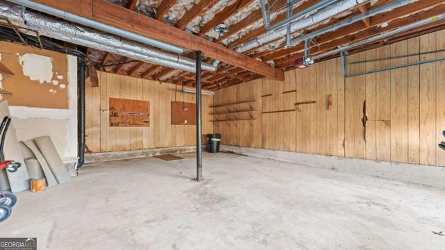 570 Candlewick Lane NW, Lilburn, GA 30047