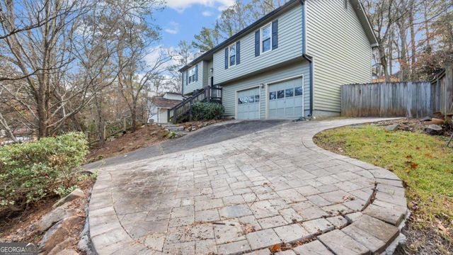 570 Candlewick Lane NW, Lilburn, GA 30047