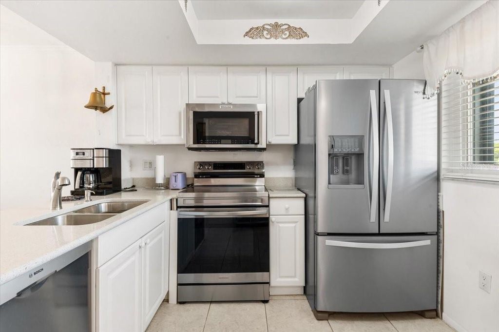 Image 5 of property listing at 25225 RAMPART BOULEVARD 1207, Punta Gorda, FL 33983